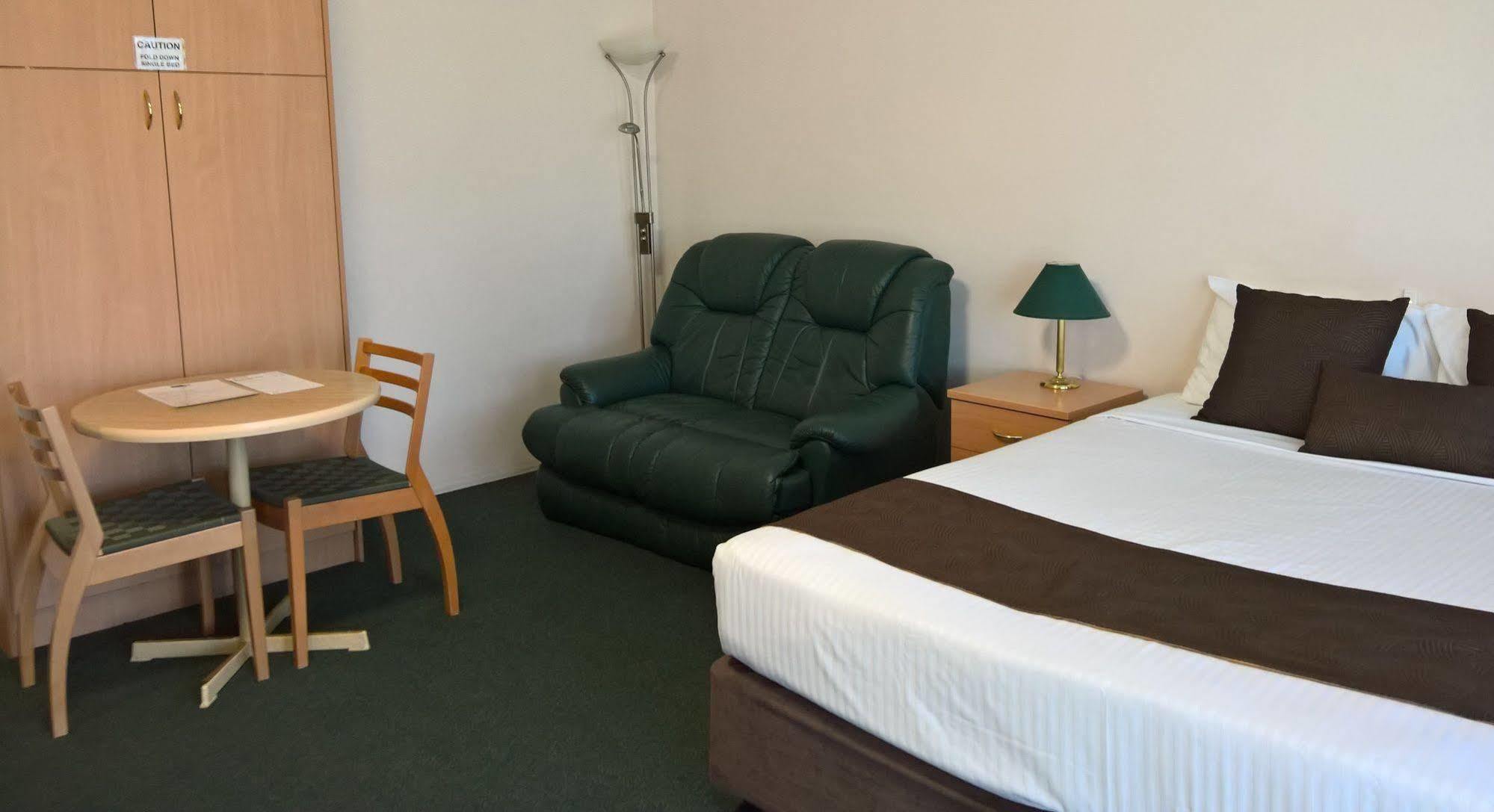 Mid City Motor Inn Singleton Εξωτερικό φωτογραφία