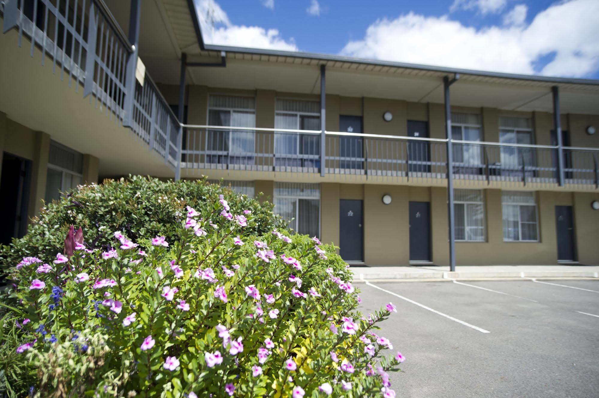 Mid City Motor Inn Singleton Εξωτερικό φωτογραφία